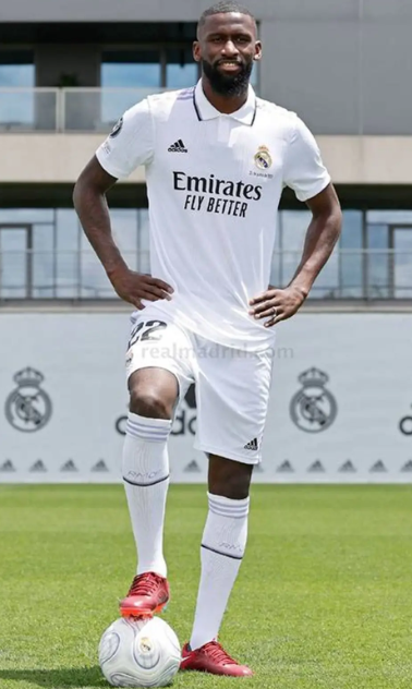 <a href='/news/tag/286.html' style='color: blue;'>皇马</a>与吕迪格续约进程解析：伤病暂缓，未来可期