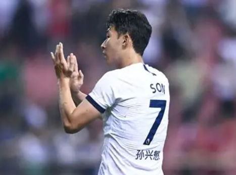 欧冠赛场：热刺大捷与孙兴慜的温情告别