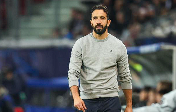 曼联换帅动态：临时主帅与正式选帅同步推进